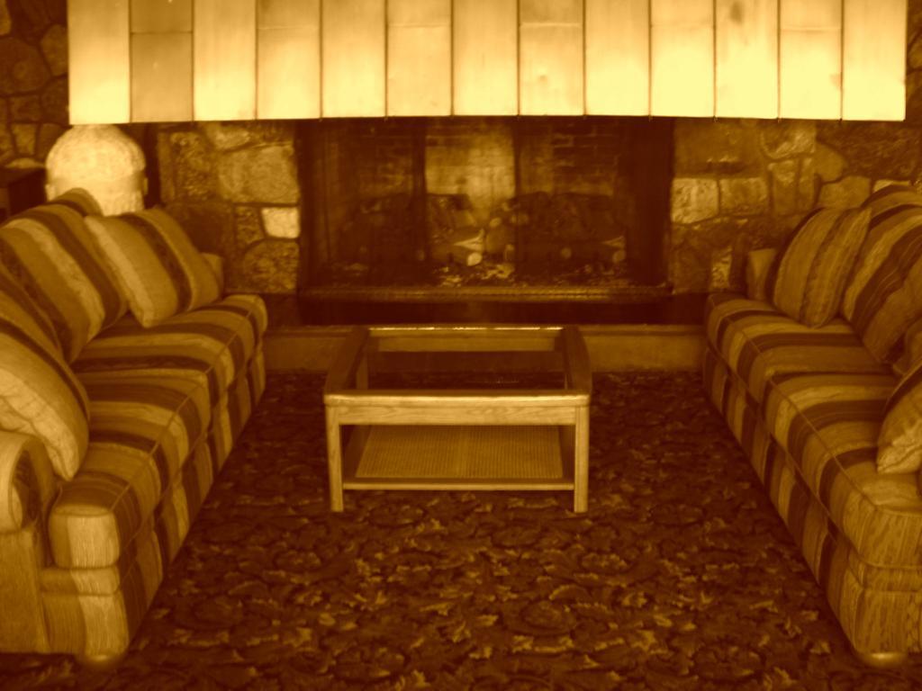 תומפסון The Burntwood Hotel מראה חיצוני תמונה